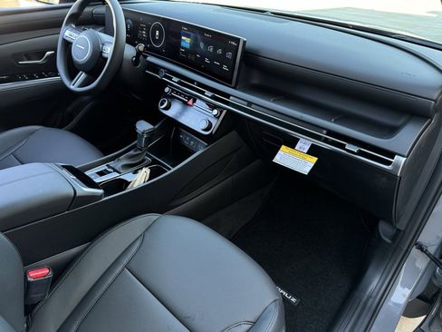 Used 2025 Hyundai Santa Cruz SEL image 18