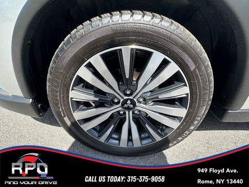 Used 2020 Mitsubishi Outlander SE AWD/4WD image 30