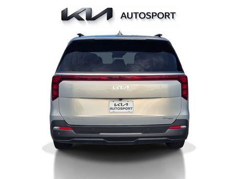 Used 2025 Kia Carnival SX w/ SX Dark Edition Package FWD image 9