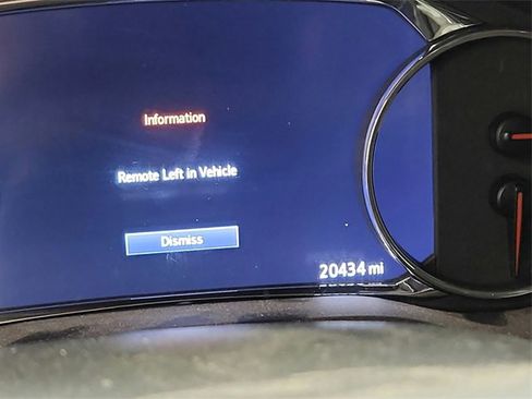 Used 2023 GMC Acadia AT4 image 12