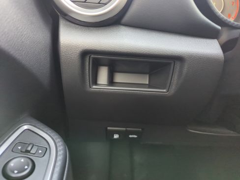 New 2025 Nissan Versa SR w/ Trunk Package image 24