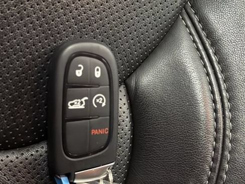 Used 2021 Jeep Cherokee Limited w/ Elite Package AWD/4WD image 21