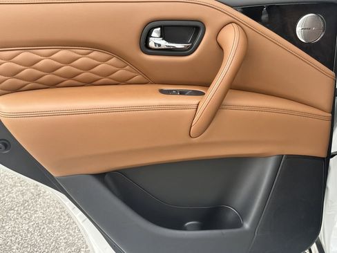 Used 2024 INFINITI QX80 Sensory w/ Cargo Package image 23