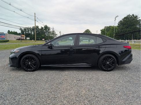 Used 2026 Toyota Camry SE FWD image 9