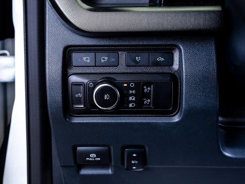 Used 2024 Ford F250 Platinum AWD/4WD image 11