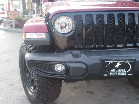 Used 2021 Jeep Gladiator Sport AWD/4WD image 3