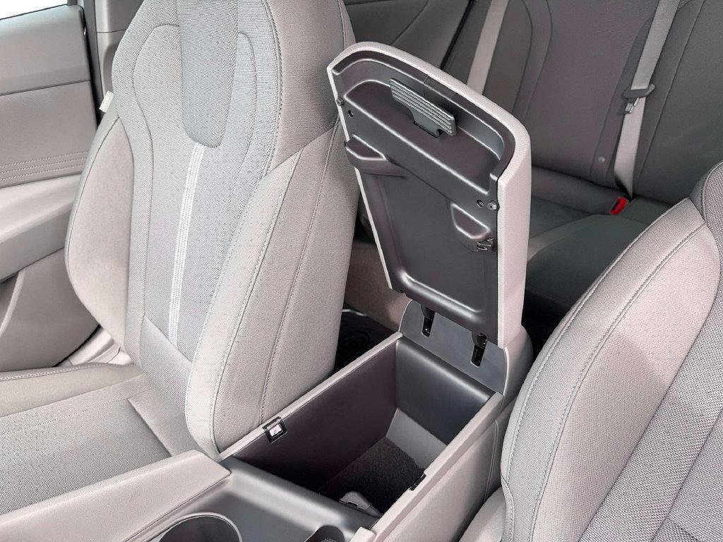 New 2026 Hyundai Elantra SE FWD image 18