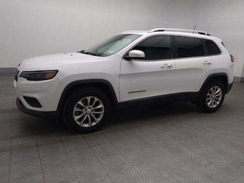 Used 2019 Jeep Cherokee Latitude w/ Cold Weather Group image 2