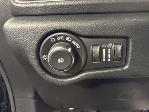 New 2026 Chrysler Pacifica Limited image 17