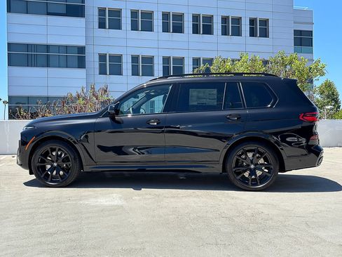 New 2027 BMW X7 xDrive40i w/ M Sport Package AWD/4WD image 3