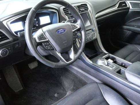 Used 2017 Ford Fusion SE w/ Equipment Group 202A AWD/4WD image 3