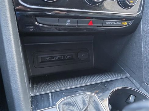 Used 2020 Volkswagen Atlas Cross Sport SEL image 22