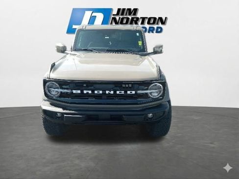 Used 2025 Ford Bronco Outer Banks AWD/4WD image 3