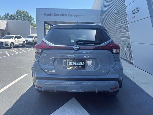 Used 2024 Nissan Kicks SV image 9