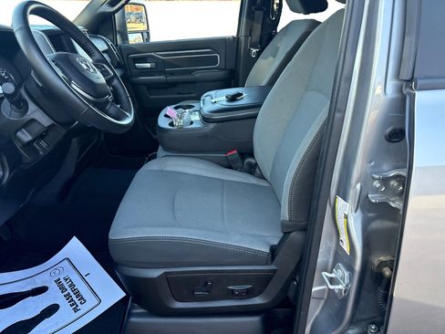 Used 2024 RAM 2500 Big Horn w/ Bed Utility Group image 9