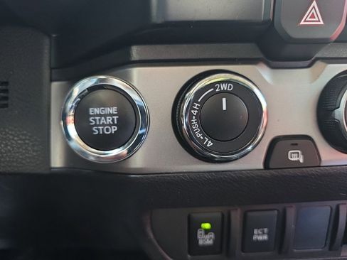 Used 2023 Toyota Tacoma SR5 w/ Technology Package image 23