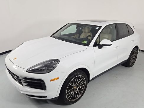 Used 2020 Porsche Cayenne image 3