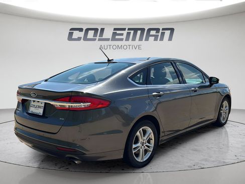 Used 2018 Ford Fusion SE FWD image 8