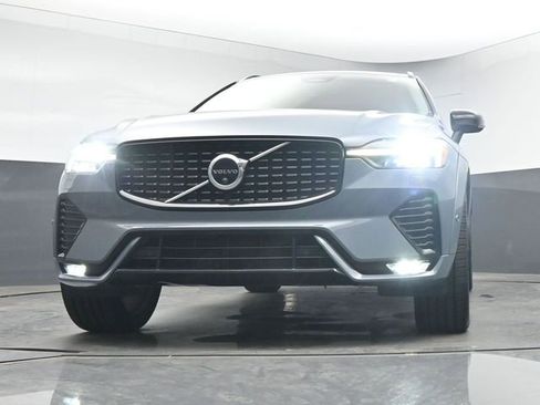 Used 2023 Volvo XC60 B5 Ultimate w/ Climate Package FWD image 41