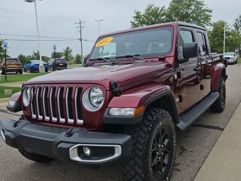 Used 2022 Jeep Gladiator Overland w/ Cold Weather Group AWD/4WD image 29