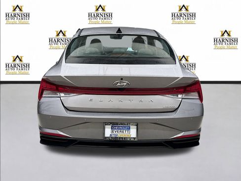 Used 2023 Hyundai Elantra Limited image 6
