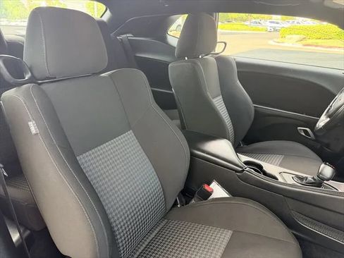 Used 2022 Dodge Challenger GT RWD image 16