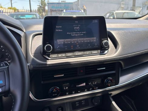 Used 2025 Nissan Rogue SV FWD image 20