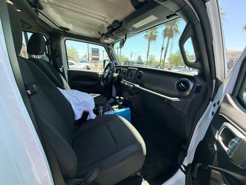 Used 2022 Jeep Wrangler Unlimited Sport AWD/4WD image 12