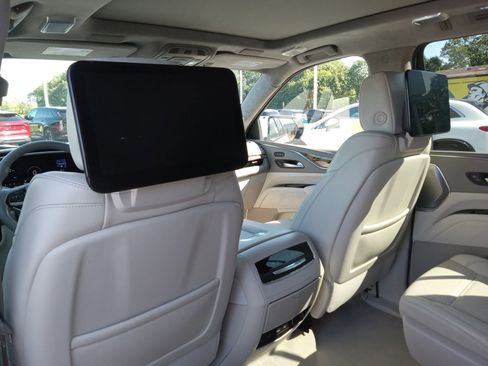 Used 2022 Cadillac Escalade ESV Sport Platinum w/ LPO, ONYX Package image 12