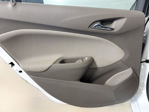 Used 2017 Chevrolet Cruze LT image 25