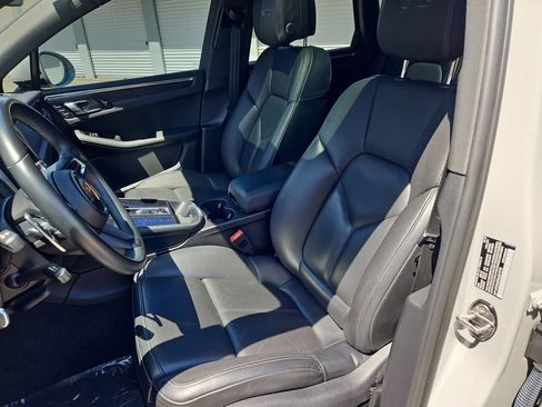 Certified 2022 Porsche Macan GTS AWD/4WD image 5