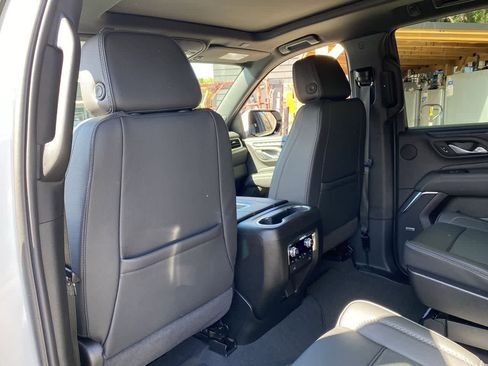 Used 2024 GMC Yukon Denali AWD/4WD image 15