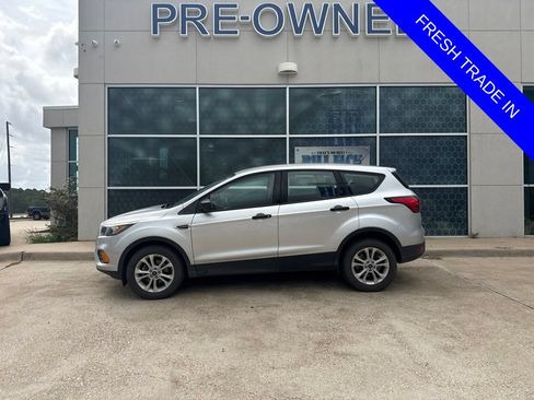 Used 2019 Ford Escape S FWD image 1