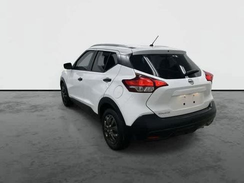 Used 2019 Nissan Kicks S FWD image 2