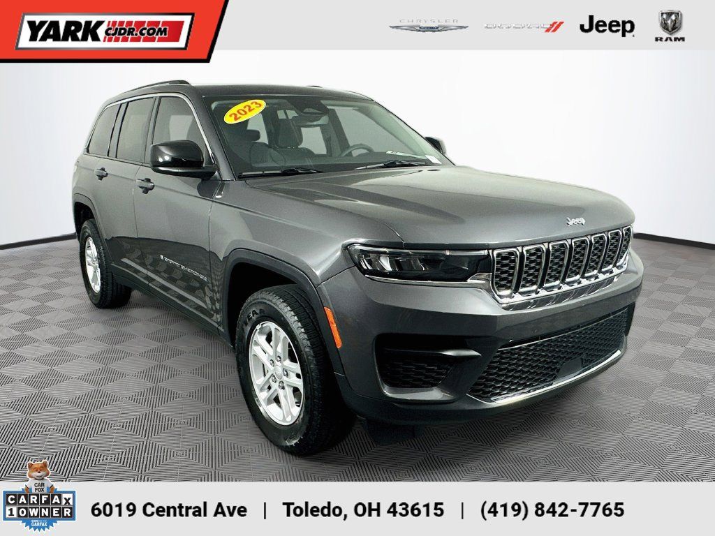 Used 2023 Jeep Grand Cherokee Laredo w/ Luxury Tech Group I AWD/4WD 360° Tour
