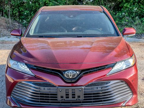 Used 2018 Toyota Camry XLE w/ Audio Package FWD image 8