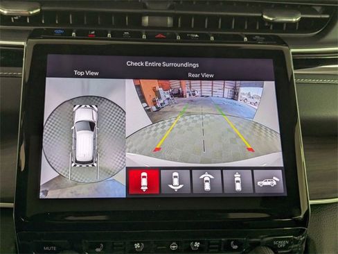 New 2024 Jeep Grand Cherokee Limited 4xe w/ Luxury Tech Group II image 28