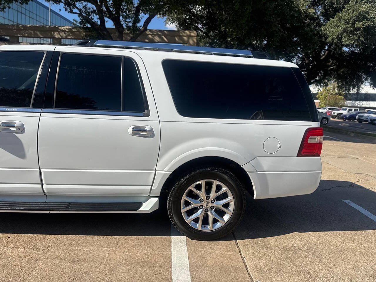 Used 2017 Ford Expedition EL Limited AWD/4WD image 5