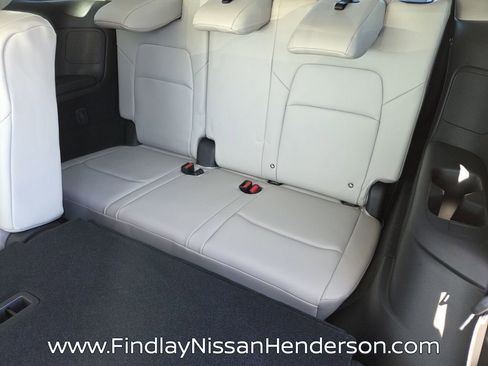 New 2026 Nissan Pathfinder SL FWD image 9