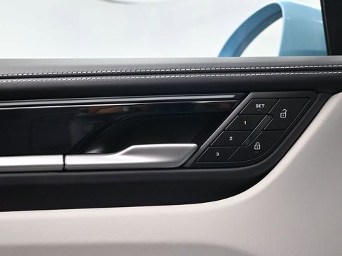 New 2026 Porsche Macan Electric image 17