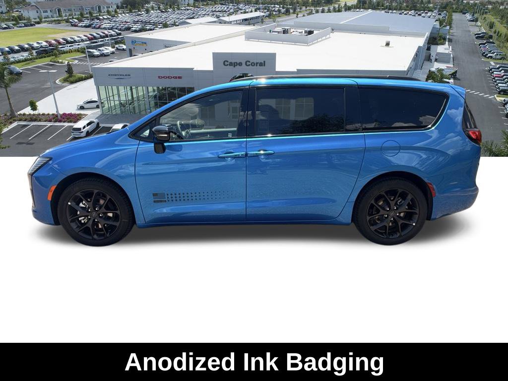 New 2027 Chrysler Pacifica Select FWD image 7