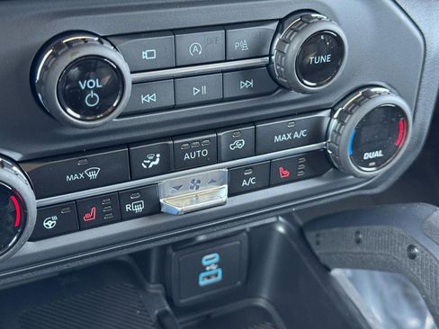 New 2025 Ford Bronco Raptor image 17