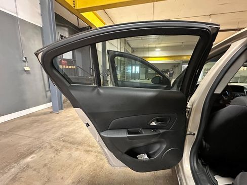 Used 2012 Chevrolet Cruze LT FWD image 21