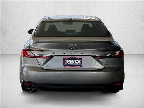 Used 2025 Toyota Camry SE image 8