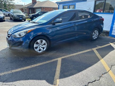 Used 2016 Hyundai Elantra SE FWD image 1