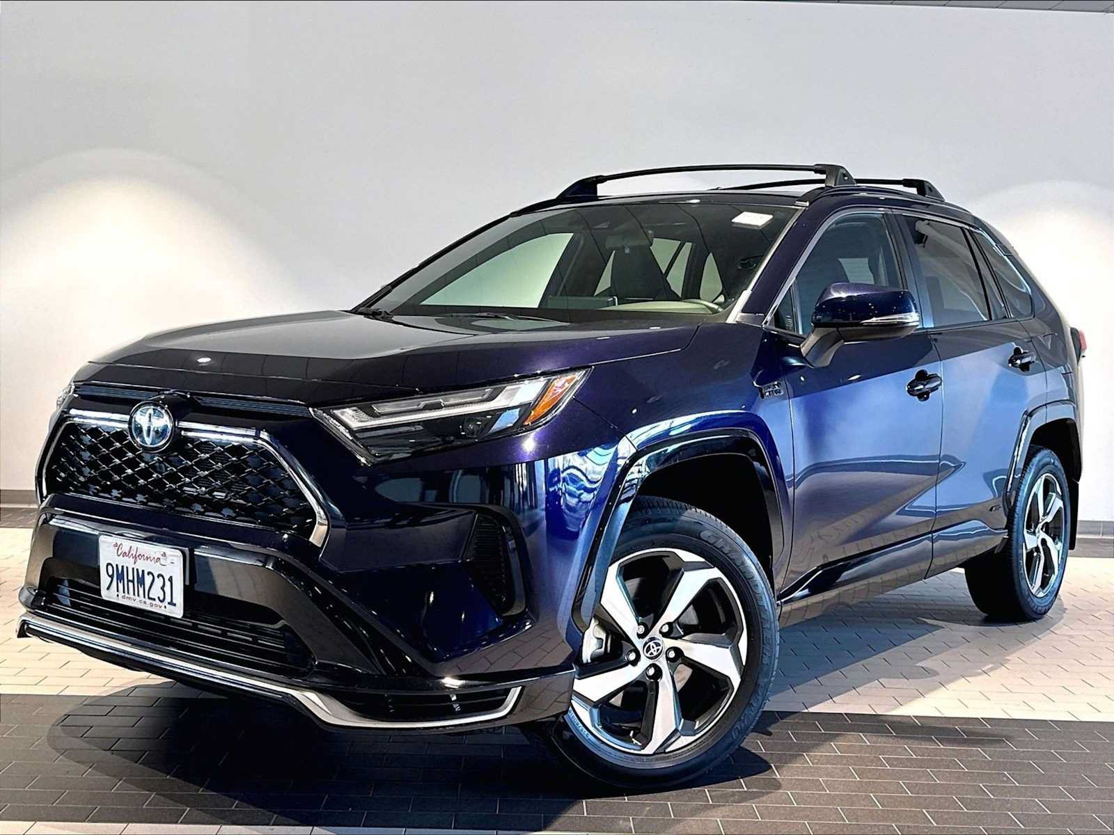 Used 2024 Toyota RAV4 SE w/ Weather & Moonroof Package AWD/4WD image 1