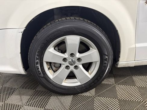 Used 2018 Dodge Grand Caravan SE image 21