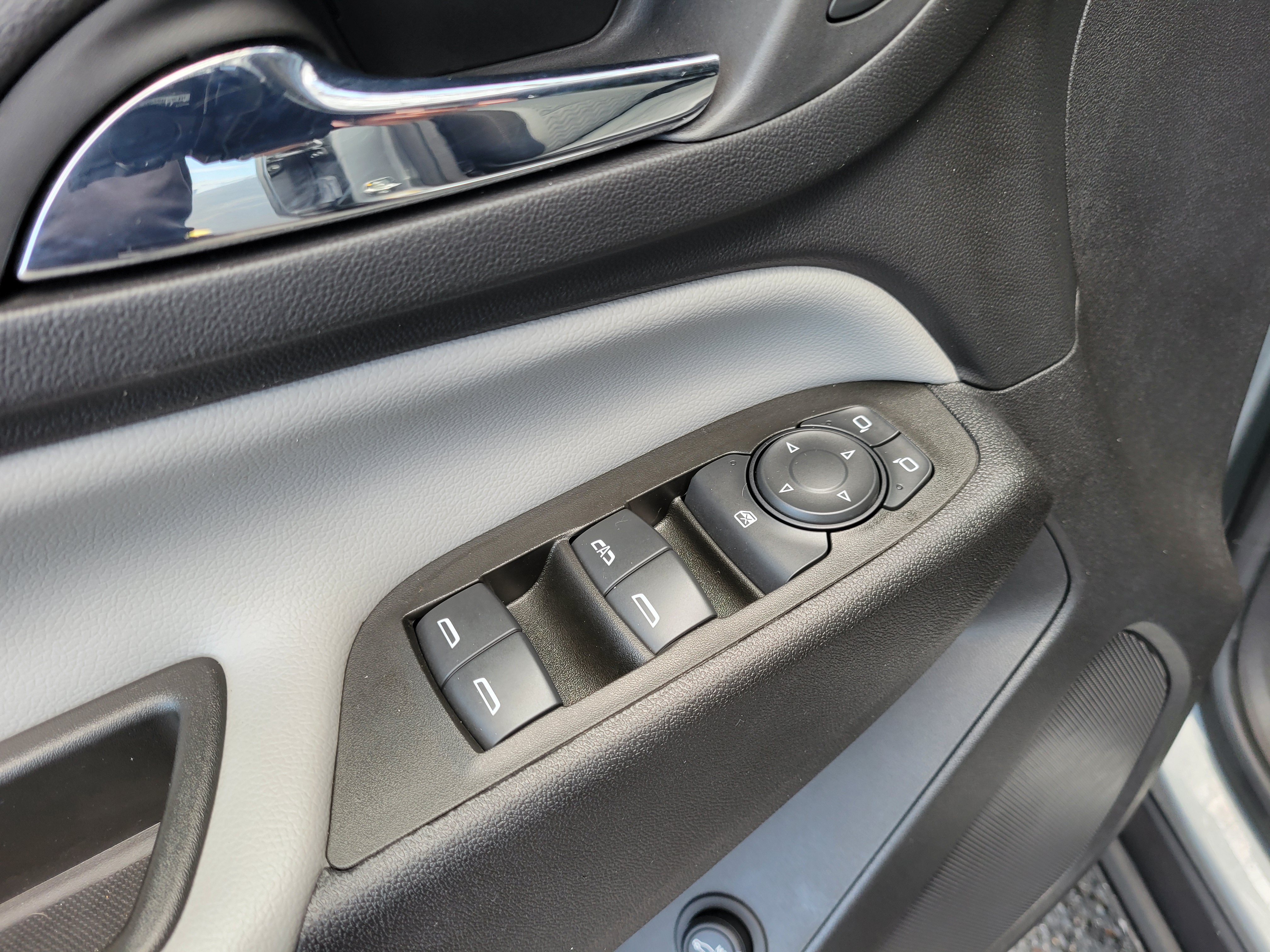 Used 2023 Chevrolet Equinox LT FWD image 26