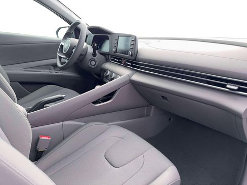 New 2026 Hyundai Elantra SE image 15