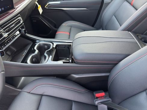 New 2026 Chevrolet Traverse RS image 14